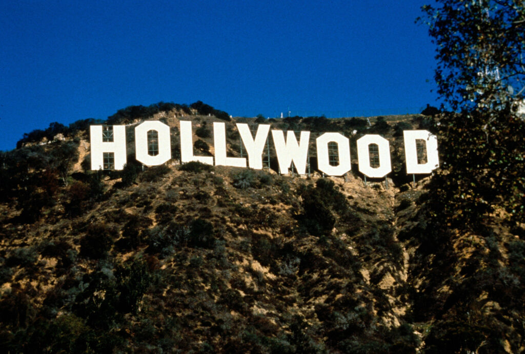 Hollywood Sign Wallpaper: Iconic View & Blue Sky Landscape