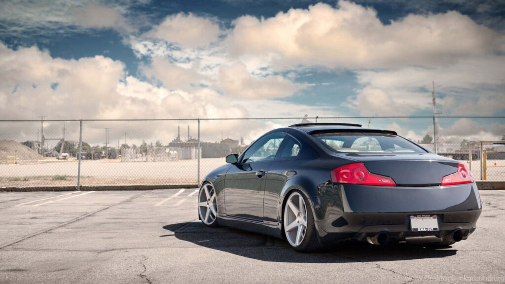 Infiniti G35 Sports Sedan: Sleek Wallpaper in Urban Setting