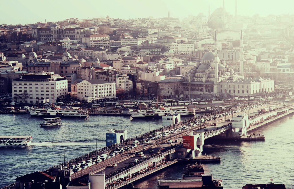 Istanbul Cityscape Wallpaper: Historic Architecture & Iconic Bridge