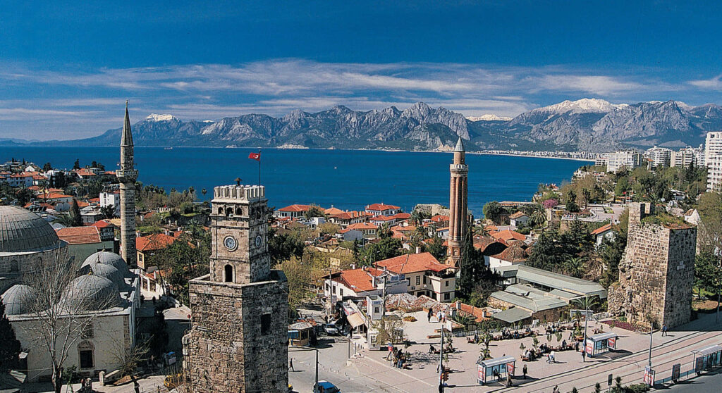 Istanbul's Historic Architecture & Vibrant Skyline - Scenic Wallpaper