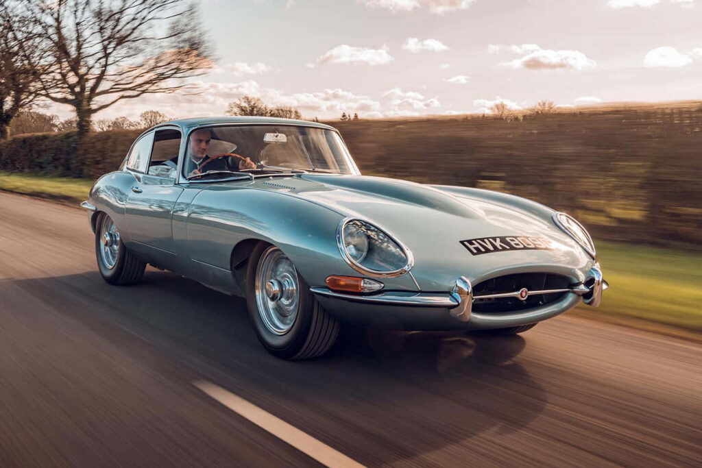 Jaguar E-Type Wallpaper: Iconic British Classic Design Background