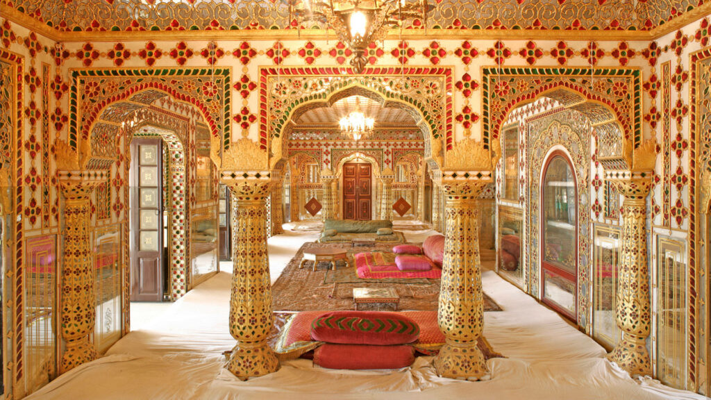 Ornate Jaipur Palace Wallpaper: Vibrant Interior & Cultural Heritage