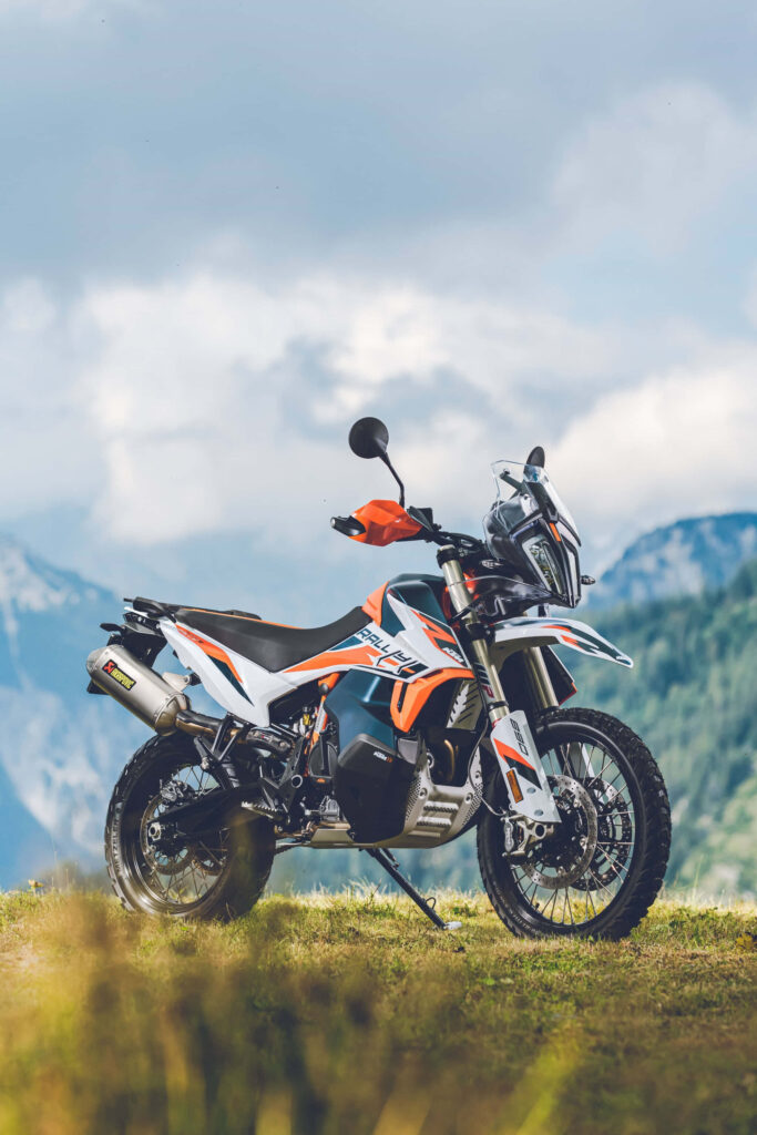 Stunning KTM 450 Motorcycle Wallpaper for Adventure Enthusiasts