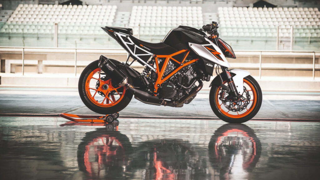 Stunning KTM Bike Wallpaper: Iconic Orange Design & Racing Vibe