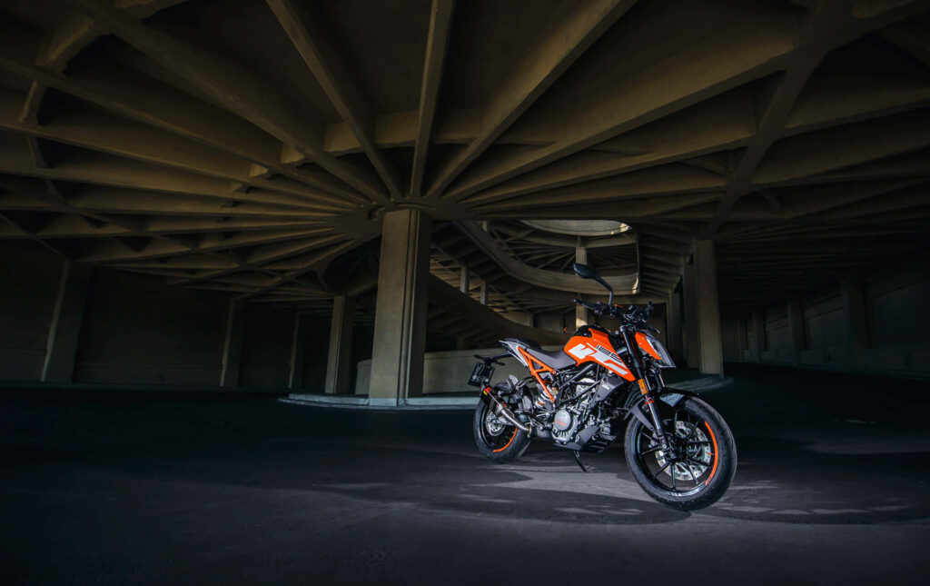 KTM Duke Motorcycle Wallpaper: Power & Adventure in Dramatic Lighting
