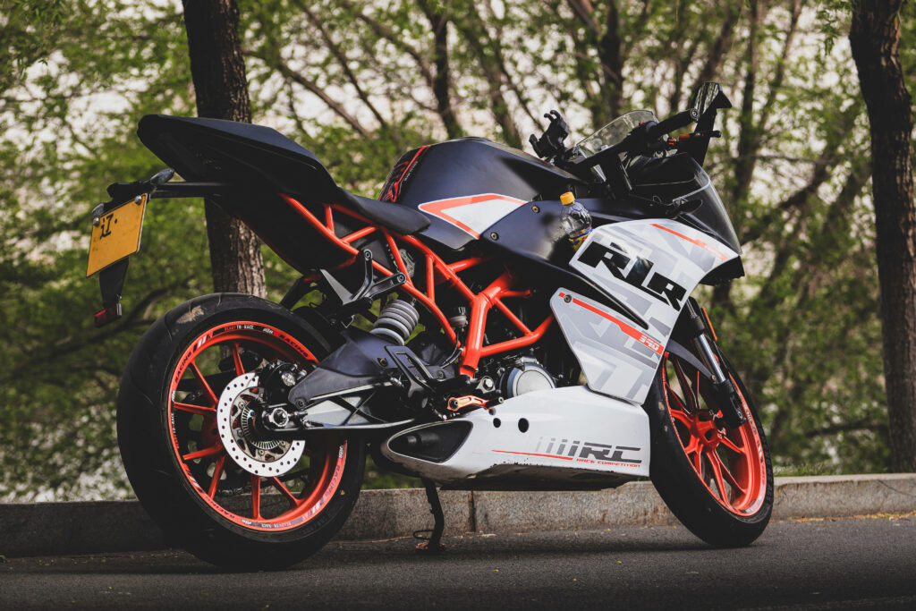 KTM RC 390 Wallpaper: Sleek Design & Bold Colors Background