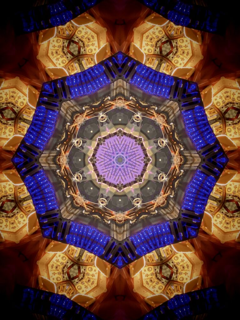 Stunning Kaleidoscope Wallpaper with Intricate Geometric Patterns