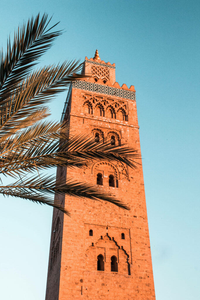 Stunning Kutubiyya Mosque Wallpaper: Iconic Architecture & Palm Trees