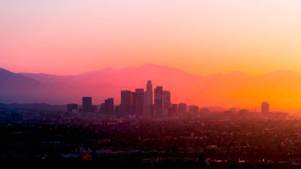 Los Angeles Skyline Sunset Gradient Wallpaper - Vibrant City Background
