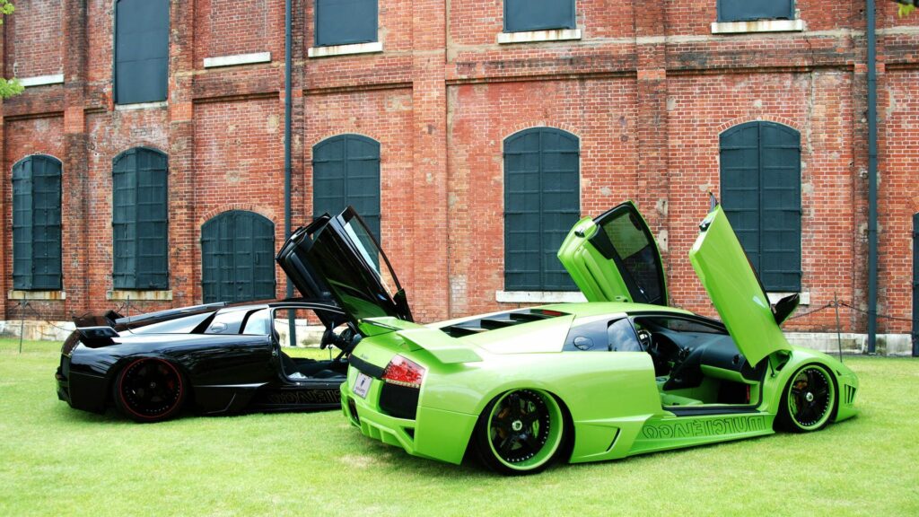 Stunning Lamborghini Murcielago Wallpaper: Luxury & Custom Design
