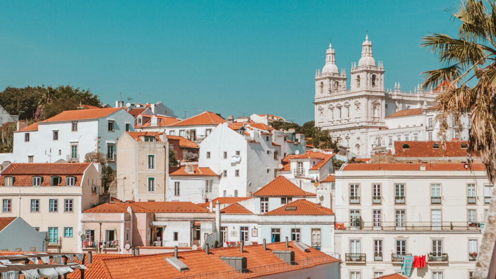 Stunning Lisbon Wallpaper: Vibrant Rooftops & Charming Architecture