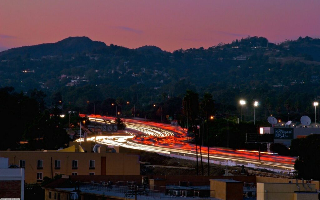 Stunning LA Night View Wallpaper: City Lights & Twilight Sky