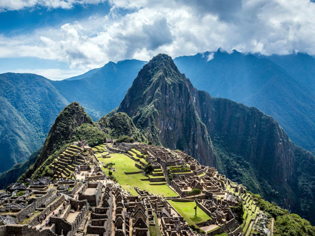 Breathtaking Machu Picchu Wallpaper: Iconic Ancient Wonder Background