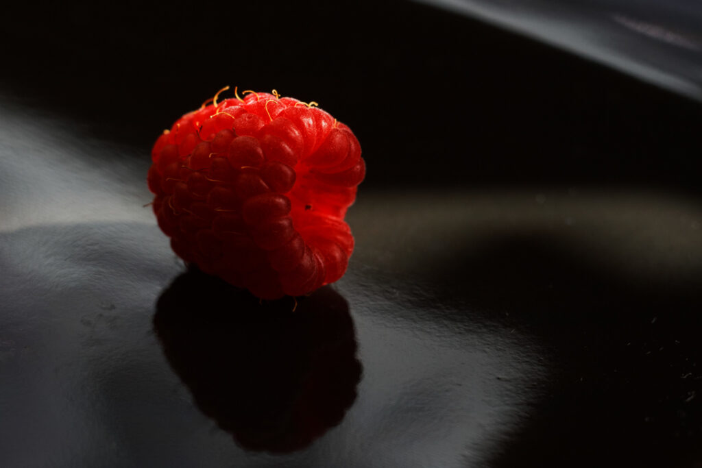 Stunning Macro Raspberry Wallpaper: Vibrant Detail & Texture