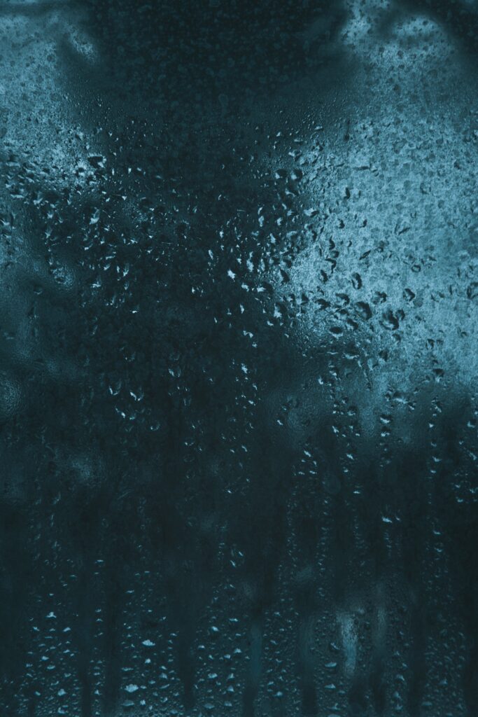 Stunning Macro Wallpaper: Water Droplets on Glass Background