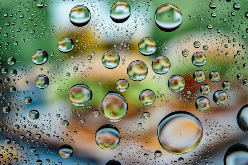 Stunning Macro Water Droplets Wallpaper - High-Res 6240x4160