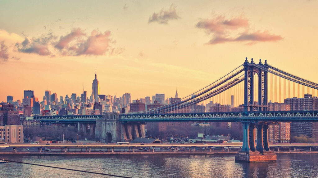Stunning Manhattan Bridge Sunset Wallpaper - Urban Skyline Background