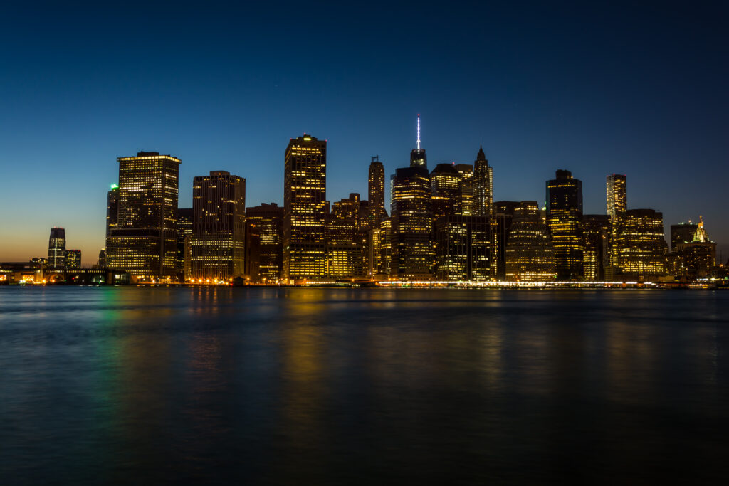 Breathtaking Manhattan Skyline at Dusk - Urban Wallpaper Background