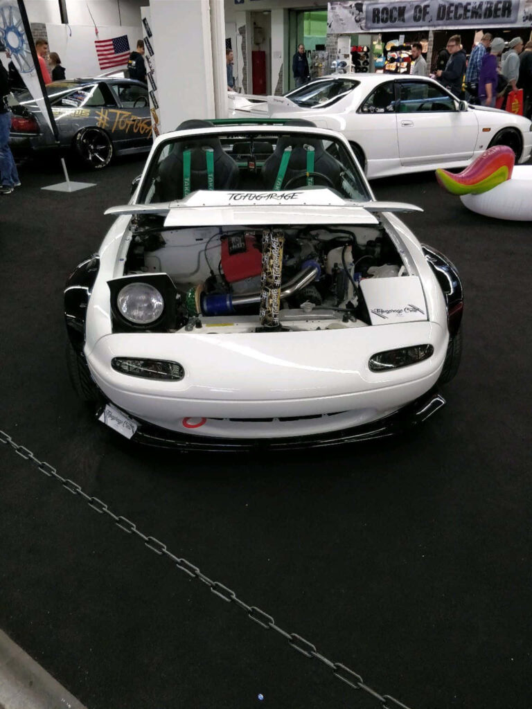 Stunning Mazda MX-5 Miata Wallpaper: Modified Hood & Performance Upgrades