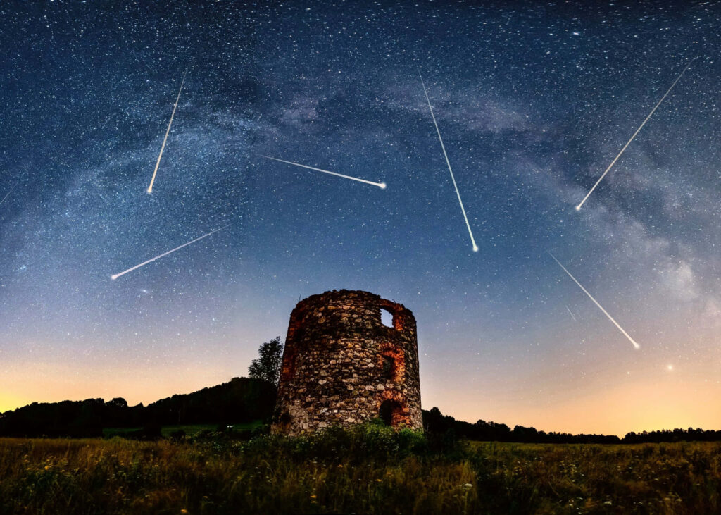 Stunning Meteor Wallpaper: Ancient Stone Structure & Starry Sky