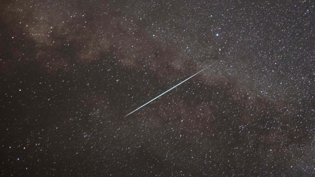 Stunning Meteor Wallpaper: Milky Way Galaxy Night Sky Background