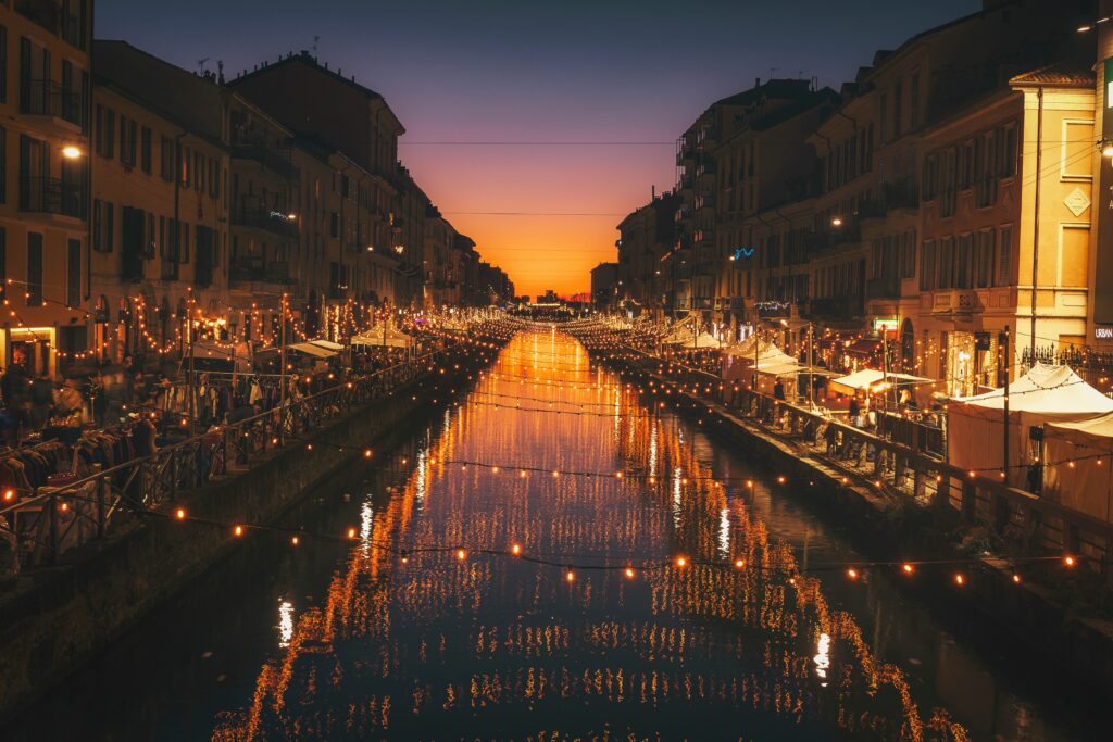 Stunning Evening Milan Wallpaper: Charming River & Sunset Reflections