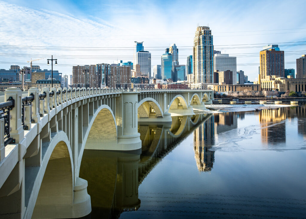 Stunning Minneapolis Bridge Wallpaper: Urban Beauty & Water Reflections