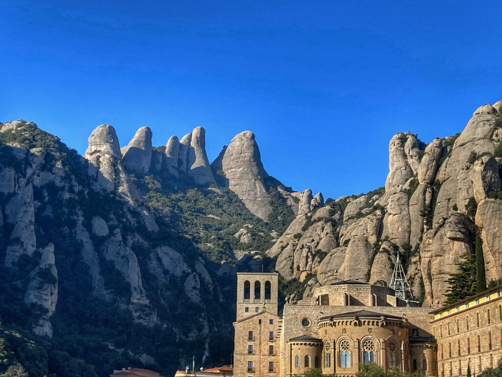 Stunning Montserrat Mountains Wallpaper: Unique Rocks & Historic Architecture