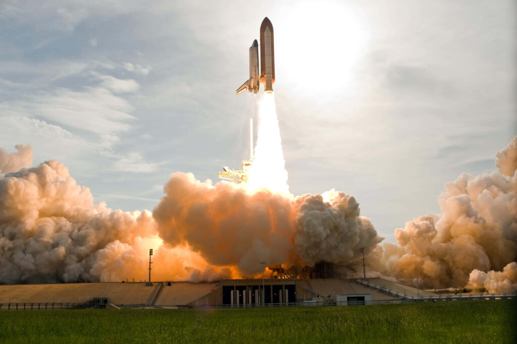 Stunning NASA Space Shuttle Launch Wallpaper: Awe-Inspiring Innovation