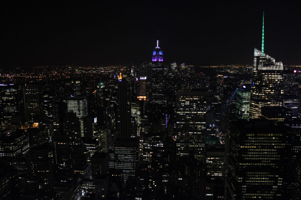 Stunning NYC Night Sky Wallpaper: Rockefeller Center & Illuminated Skyline