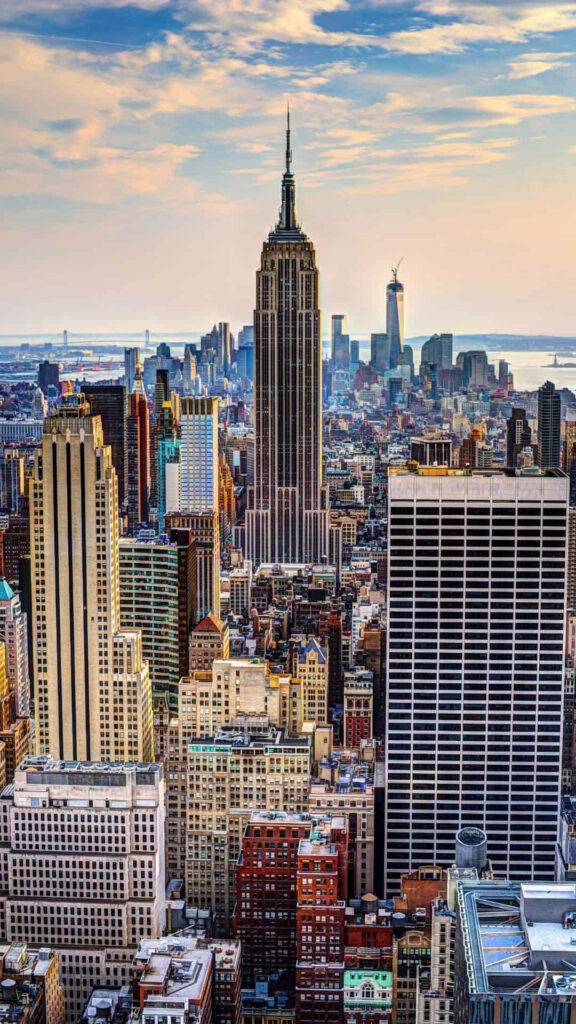 Stunning NYC Skyline Wallpaper with Empire State Building Background