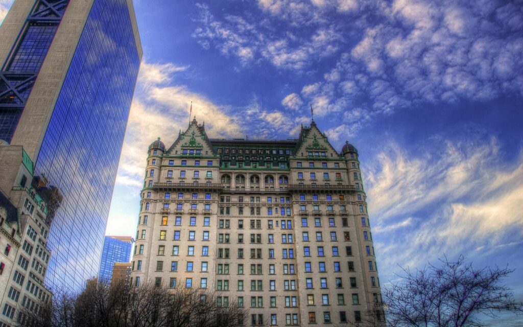 Stunning NYC Wallpaper: Historic Architecture Meets Modern Skyscrapers