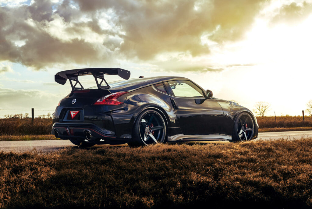 Stunning Nissan 370Z Wallpaper: Sunset & Sleek Black Sporty Style