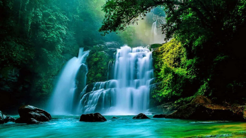 Stunning Nuayaca Waterfall Wallpaper: Tranquil Costa Rica Scene