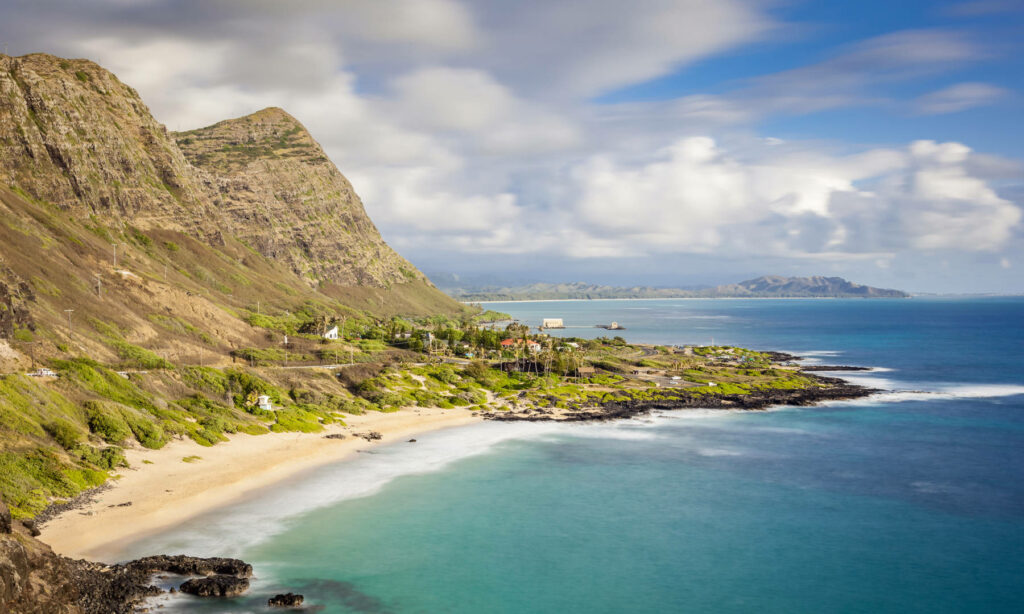 Stunning Oahu Beach Wallpaper: Turquoise Waters & Lush Greenery