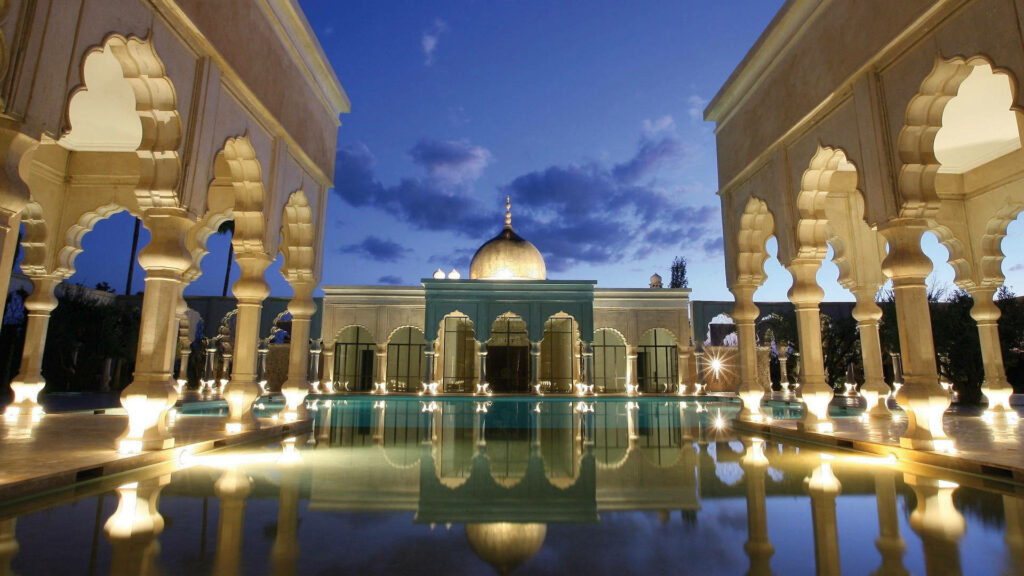 Stunning Palais Namaskar Wallpaper: Elegant Arches & Tranquil Reflections