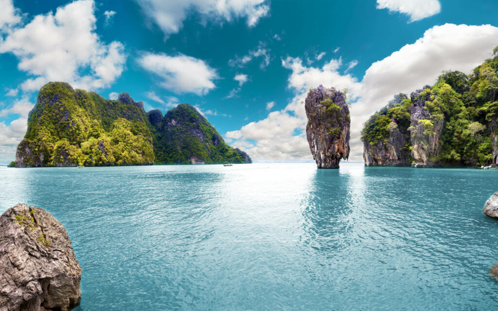 Breathtaking Phuket Island Wallpaper: Lush Greenery & Crystal Waters