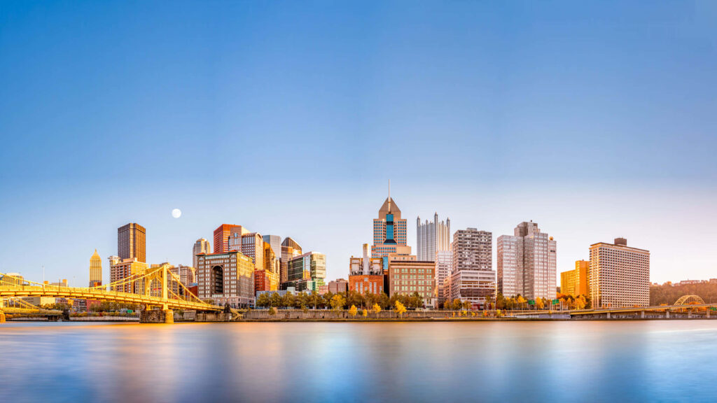 Stunning Pittsburgh Skyline Wallpaper: Modern & Classic Architecture