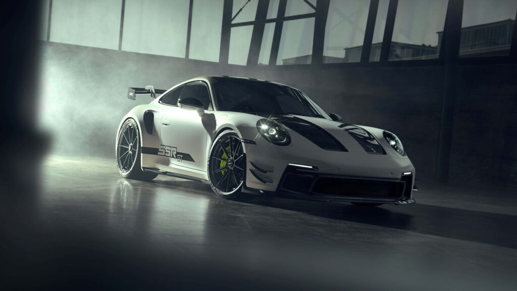 Stunning Porsche 911 GT3 RS Wallpaper: Dynamic, Sleek & Powerful