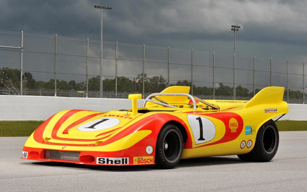 Vintage Porsche 917/10 Spyder Wallpaper - Iconic Racing Legacy