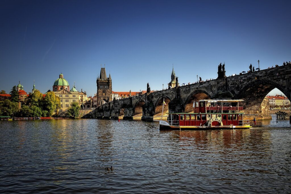Stunning Prague Wallpaper: Charles Bridge & Vltava River Scene