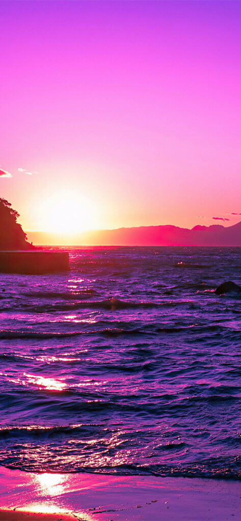 Stunning Purple Sunrise Wallpaper: Vibrant Ocean Reflection Background