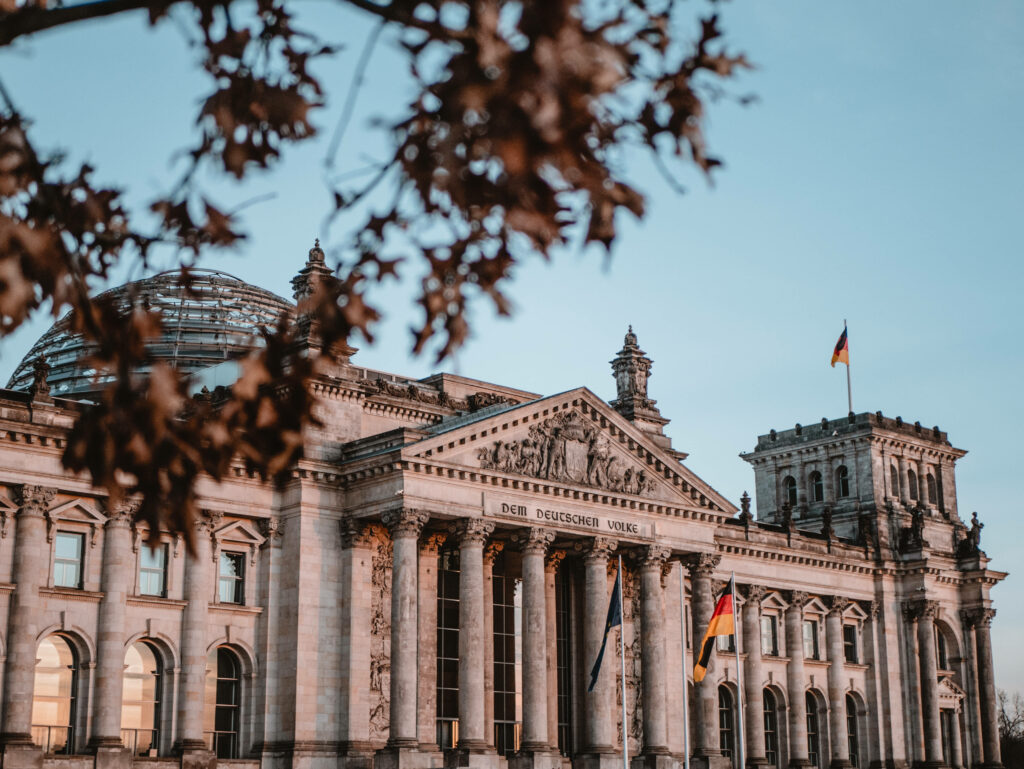 Stunning Reichstag Wallpaper: Historical Symbolism & Background
