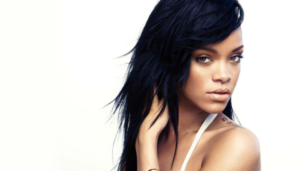 Stunning Rihanna Wallpaper: Flawless Beauty & Captivating Gaze