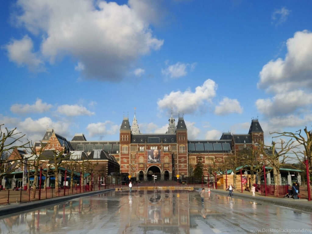 Stunning Amsterdam Rijksmuseum Wallpaper: Iconic Architecture & Blue Sky