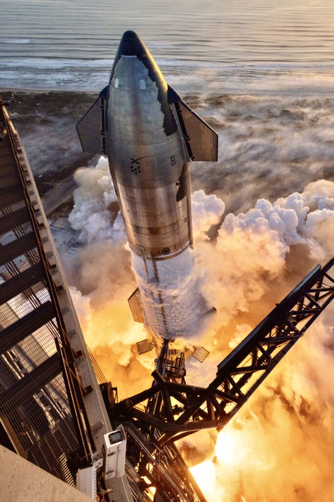 Stunning Rocket Launch Wallpaper: Power & Adventure in Space
