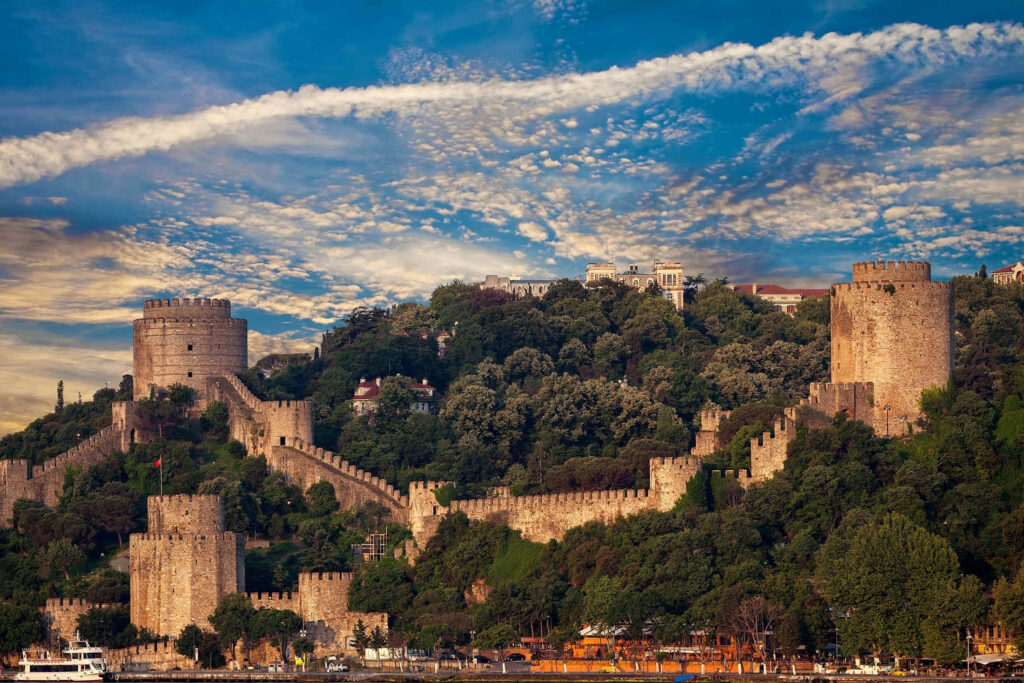 Stunning Rumeli Fortress Wallpaper: Historic Beauty in Turkey's Nature