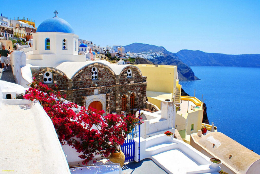 Stunning Santorini Wallpaper: Whitewashed Charm & Aegean Views