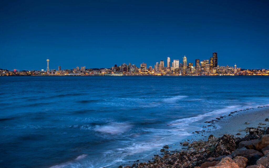 Stunning Seattle Evening Skyline Wallpaper with Space Needle View