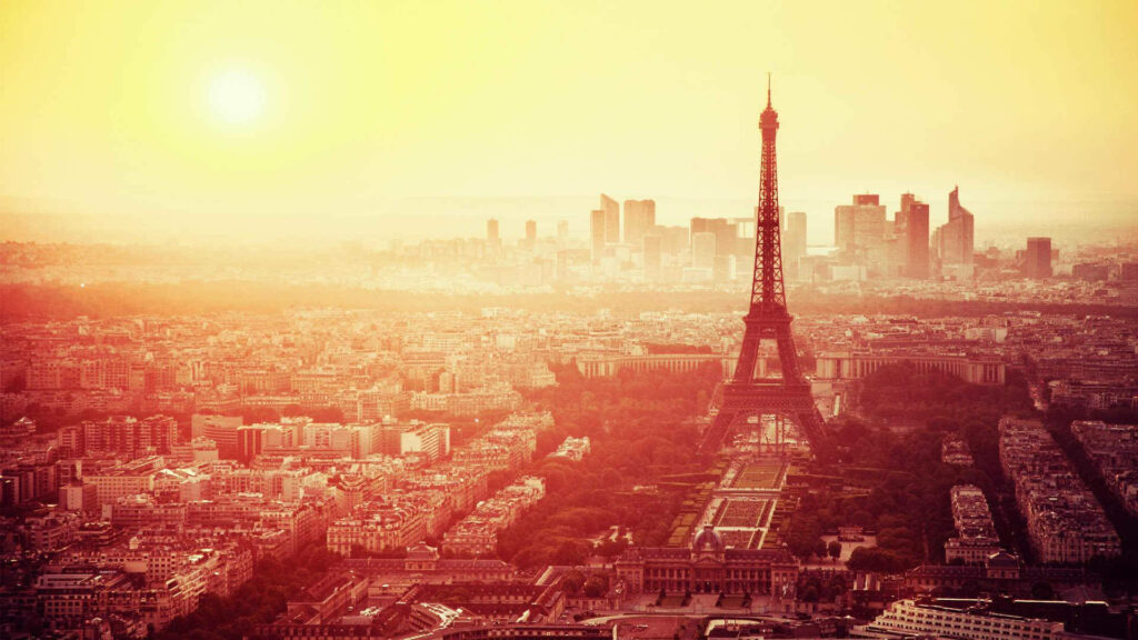 Sepia Gradient Wallpaper: Eiffel Tower & Paris Cityscape at Sunset
